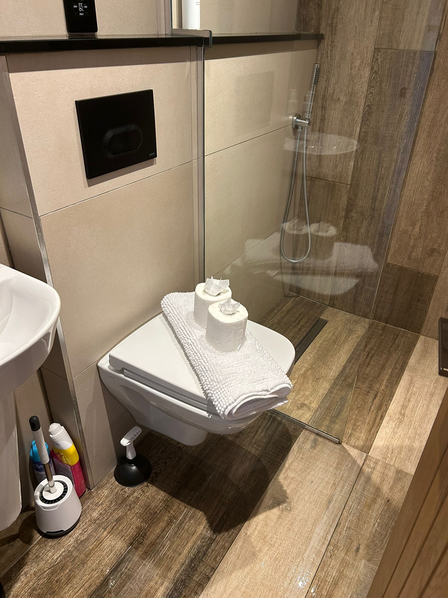 Modern bathroom professionally cleaned